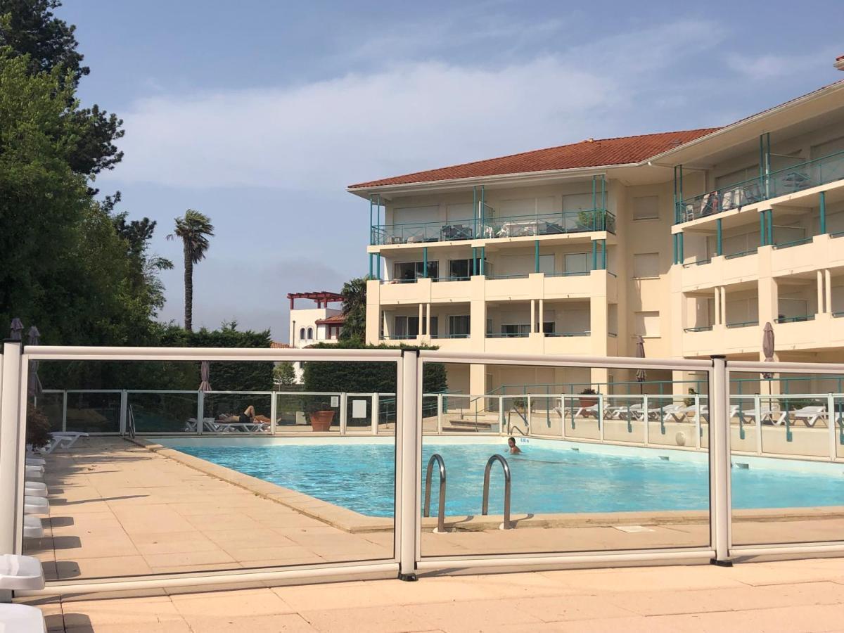 Studio Au Calme Avec Piscine, Face Golf, Parking Gratuit, Tout A Pied A 10Mn Centre Ville Ciboure Exterior photo